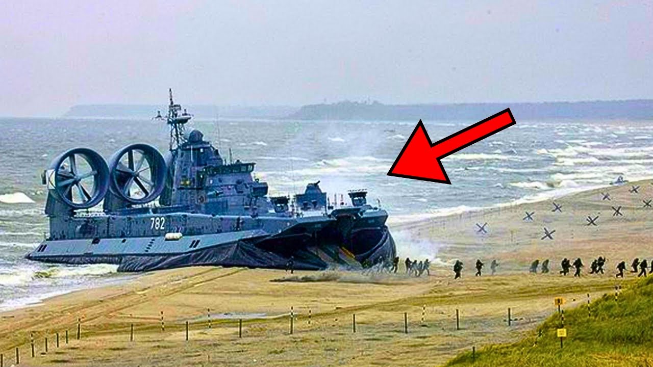 Mysterious Ship Speeds Onto Beach – People Are Shocked When They Find Out Why